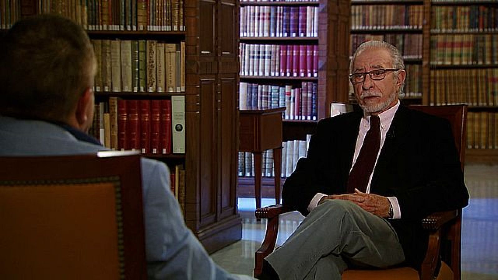 El novelista José María Merino dialoga con José Romera Castillo
