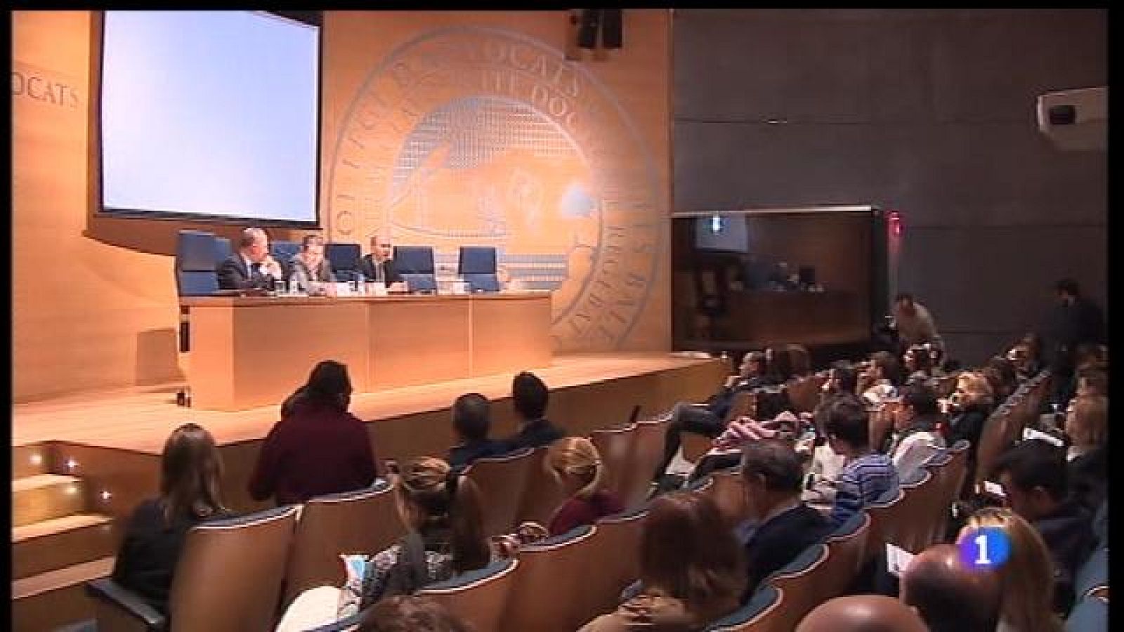 200 advocats debaten la llei de lloguer turístic
