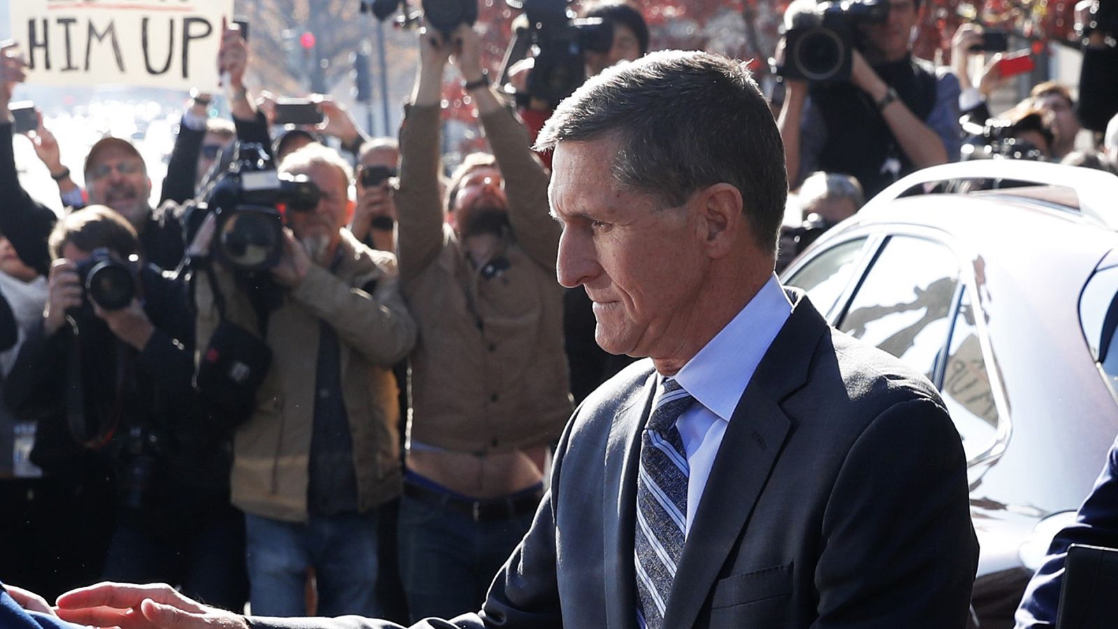 Michael Flynn, exasesor de seguridad nacional de Trump se declara culpable de mentir al FBI sobre Rusia | Ver