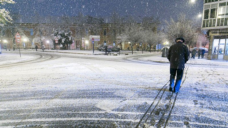 Alerta en la mitad norte peninsular por el temporal de nieve y viento