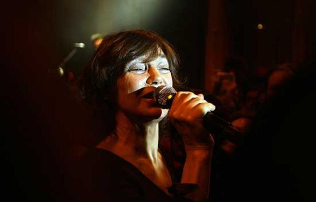 La 2 Noticias - Birkin reaparece con nuevo disco