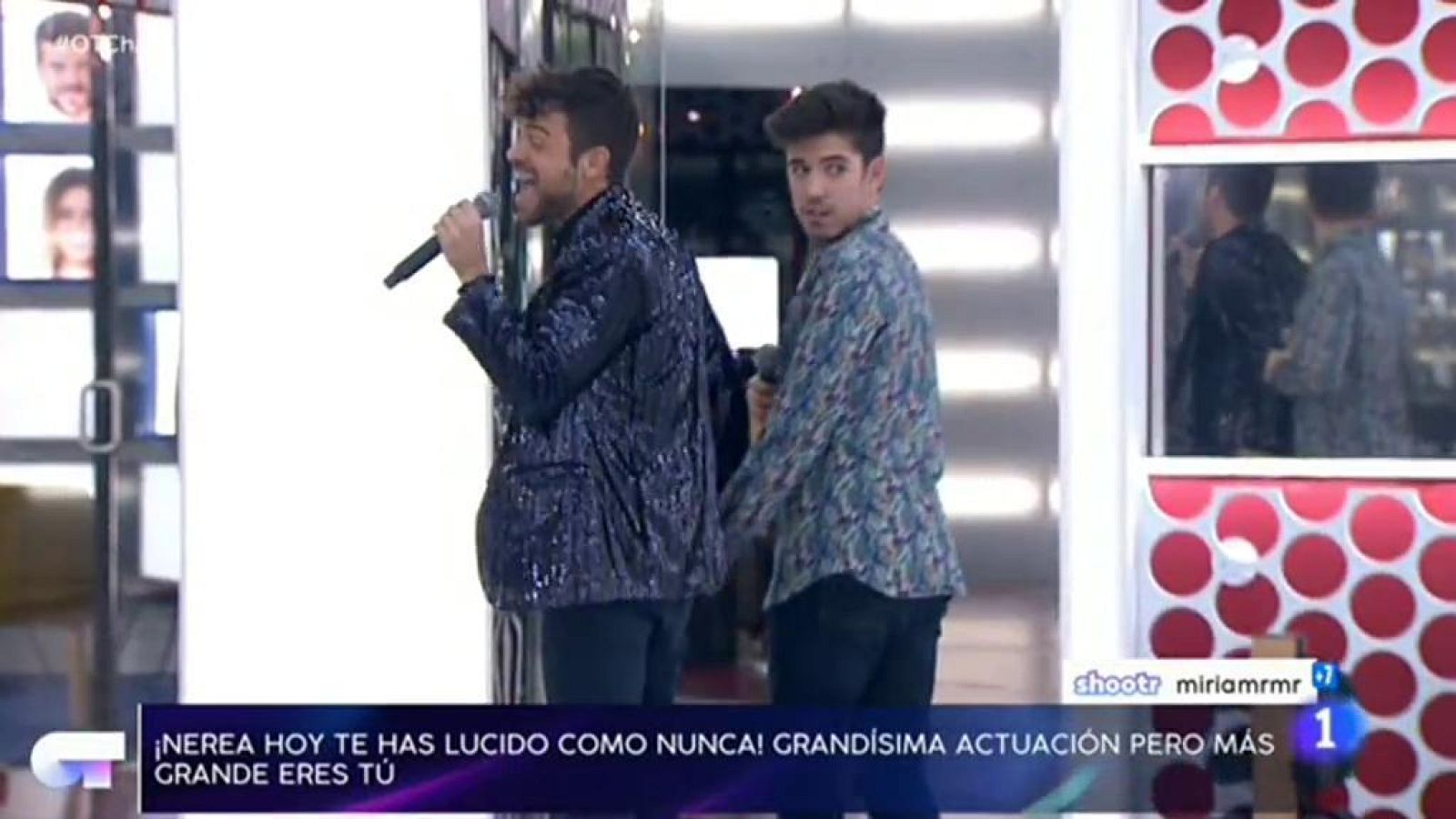 Operación Triunfo - Ricky y Roi cantan 'Dos hombres y un destino' en el Chat de OT