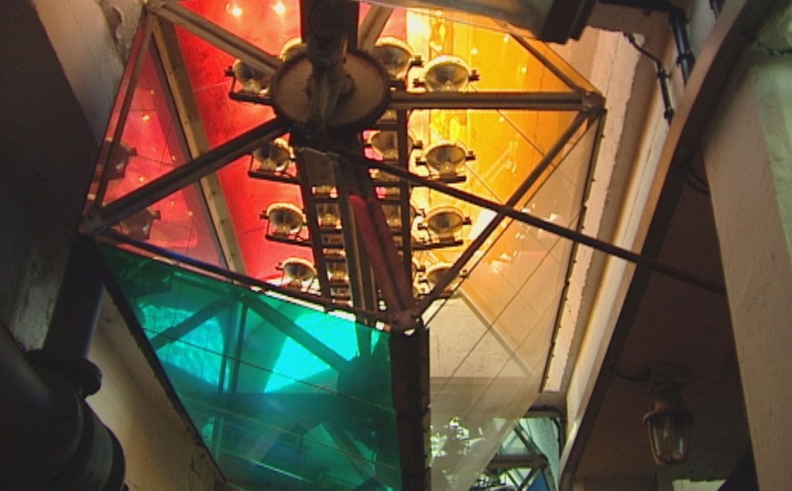 Lab24 - Un siglo dedicado al Ocano / La fuente de los prodigios - ver ahora