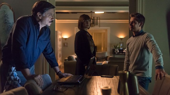 Traición - Sergio cree haber destapado a Julián pero se equivoca