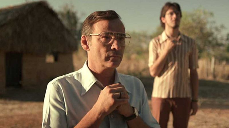 Descalzo sobre la tierra roja - Capítulo 2 - ver ahora