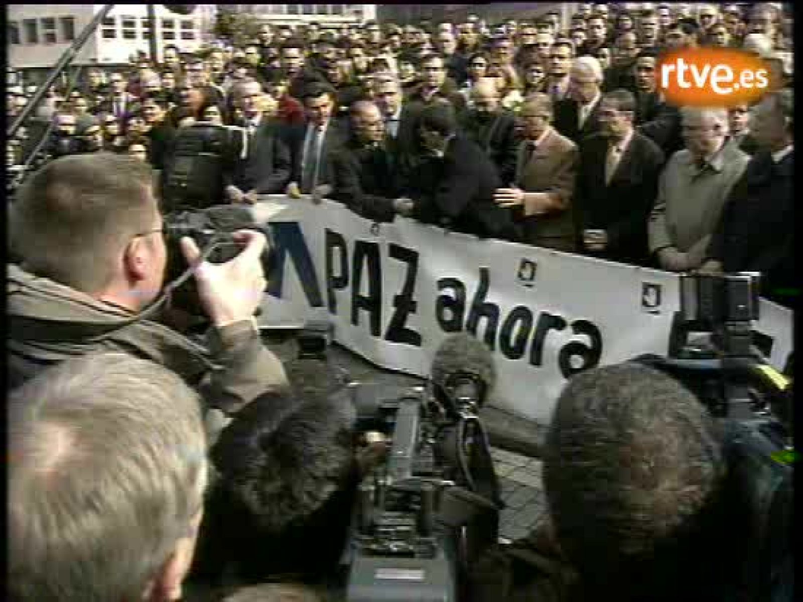 Mensajes de condolencia expresados en diversos lugares del mundo con motivo de los atentados del 11-M - Fue noticia en el Archivo de RTVE | Ver