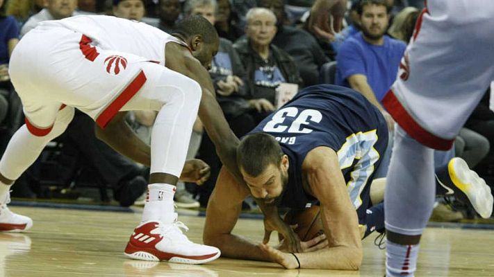 Telediario 1 - Los Raptors de Ibaka hurgan en la herida de los Grizzlies
