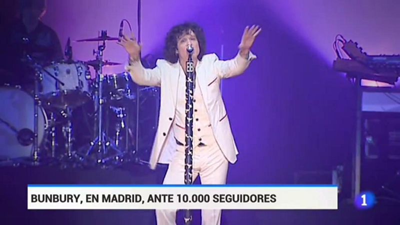 El zaragozano Bunbury ofreció anoche un recital en Madrid ante 10.000 seguidores