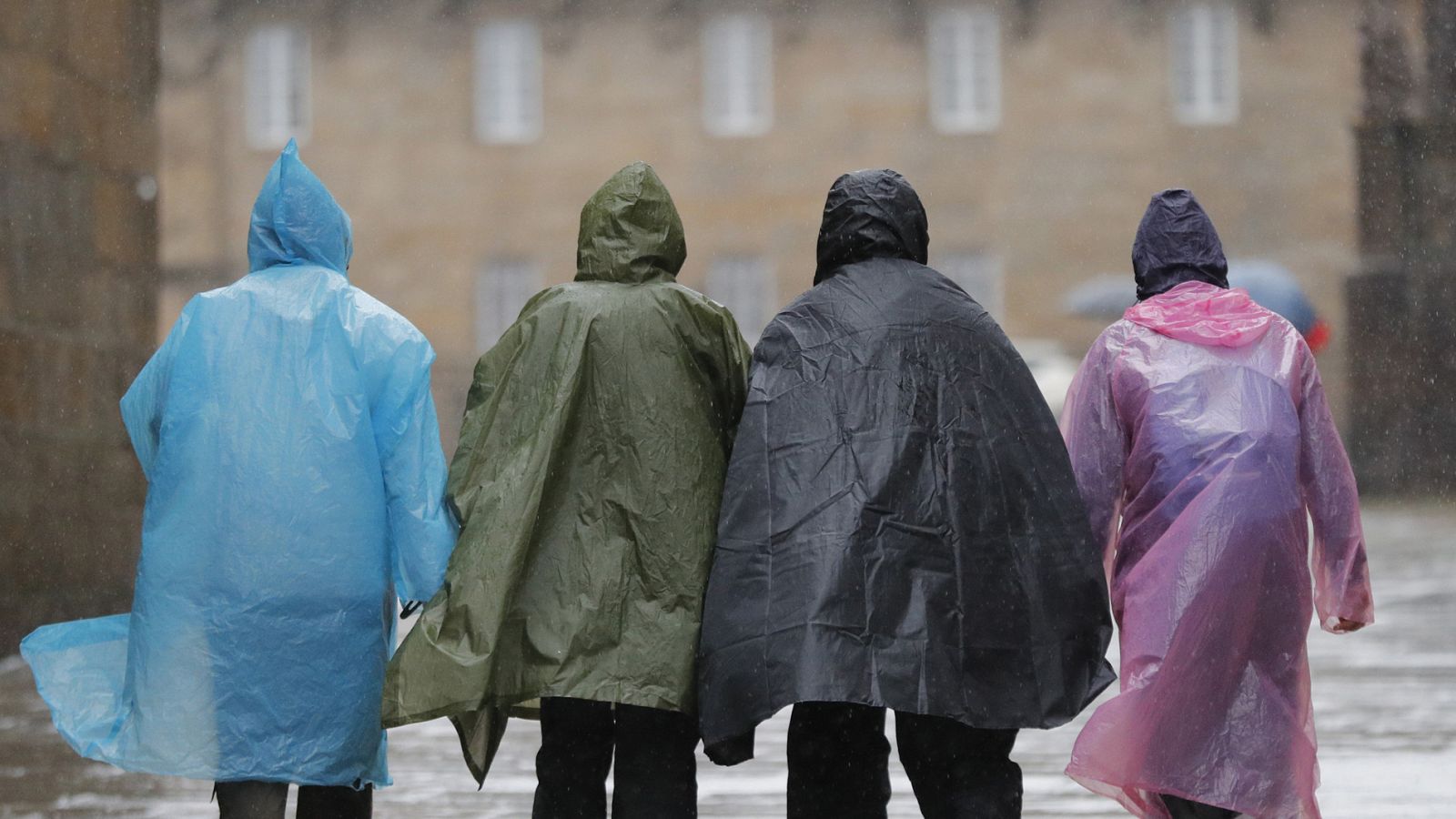 La borrasca 'Ana' pone en alerta a media España por intensas lluvias y vientos