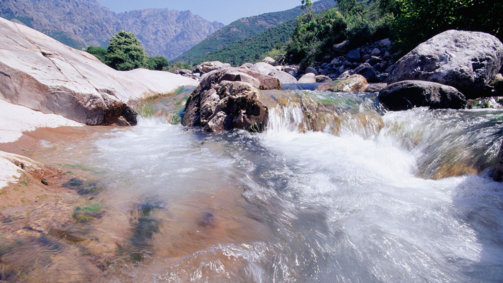 Grandes documentales - Aguas salvajes - ver ahora