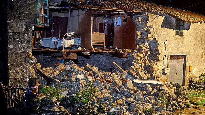 Telediario 1 - "Ana", el primer gran temporal del otoño, deja a su paso cientos de incidencias