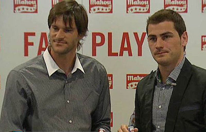 Casillas y Leo se van de cañas