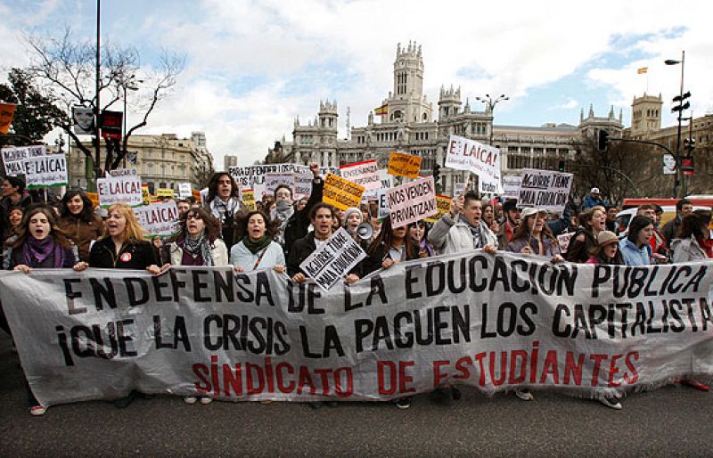 Miles de estudiantes dicen No a Bolonia en toda España