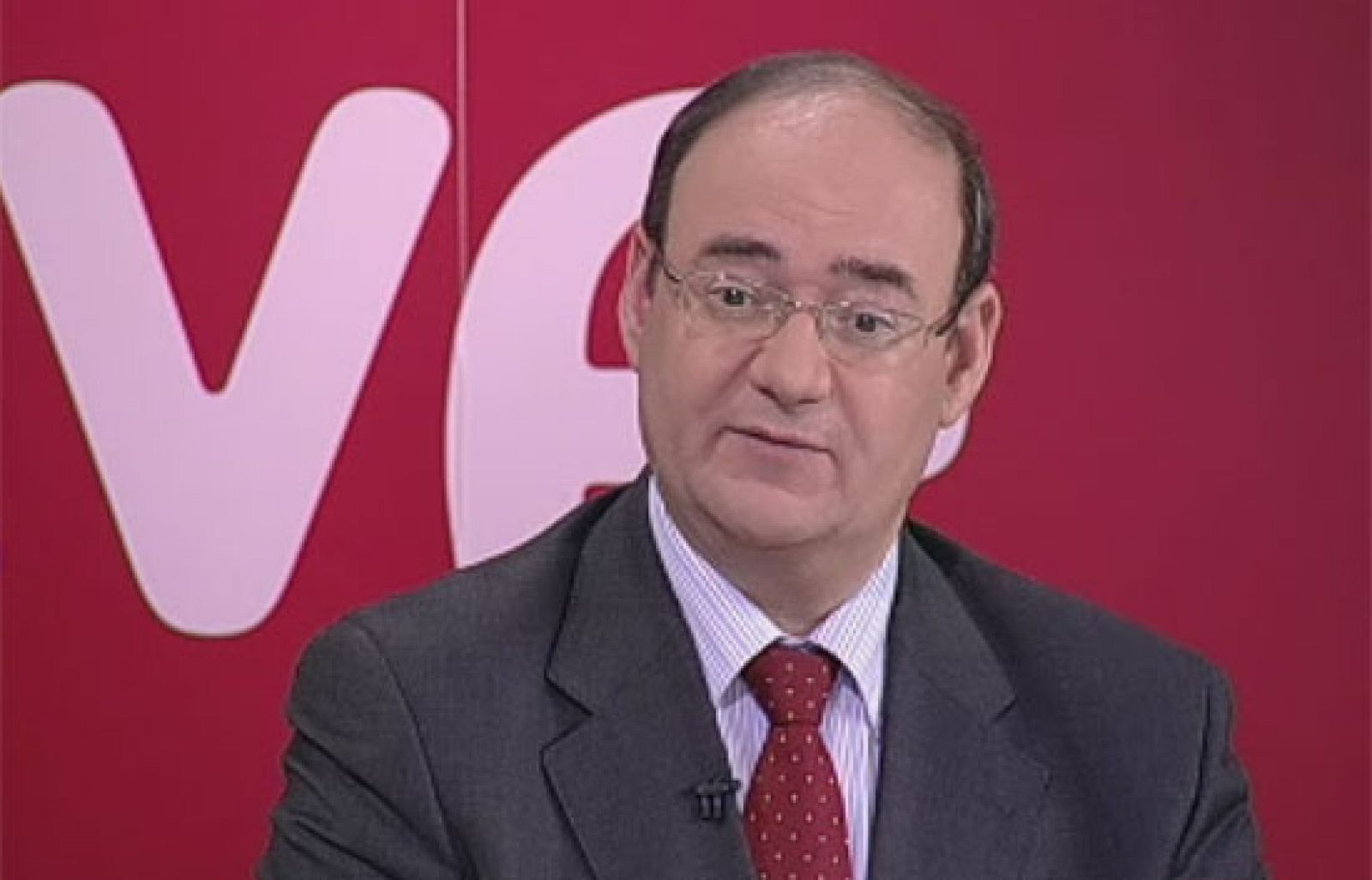 Economía 24H - Existe un stock sobrante en los concesionarios de más de 200.000 vehículos - Economía en 24 horas | Ver