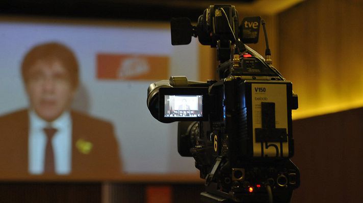 Telediario 1 - Puigdemont, contra el 155: "Hoy hay que jurar la Constitución para comprar estetoscopios"