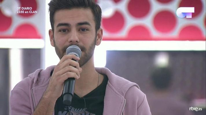 OT 2017 - Agoney canta 'Je suis venu te dire' en el primer pase