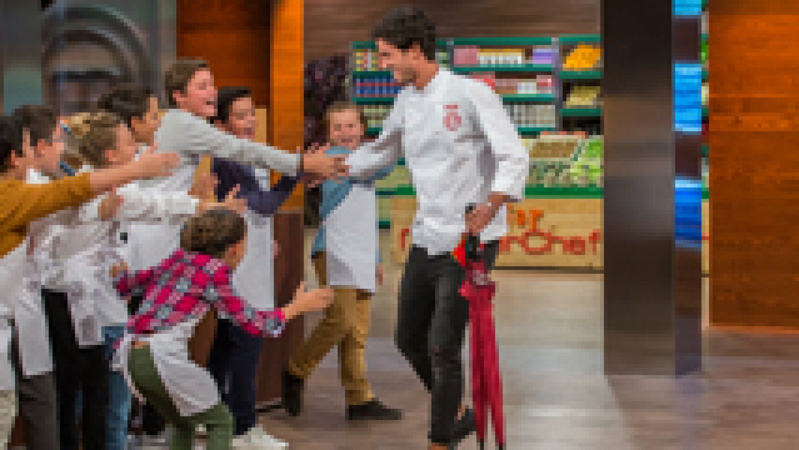 MasterChef Junior 5 - Jorge visita a los jóvenes aspirantes