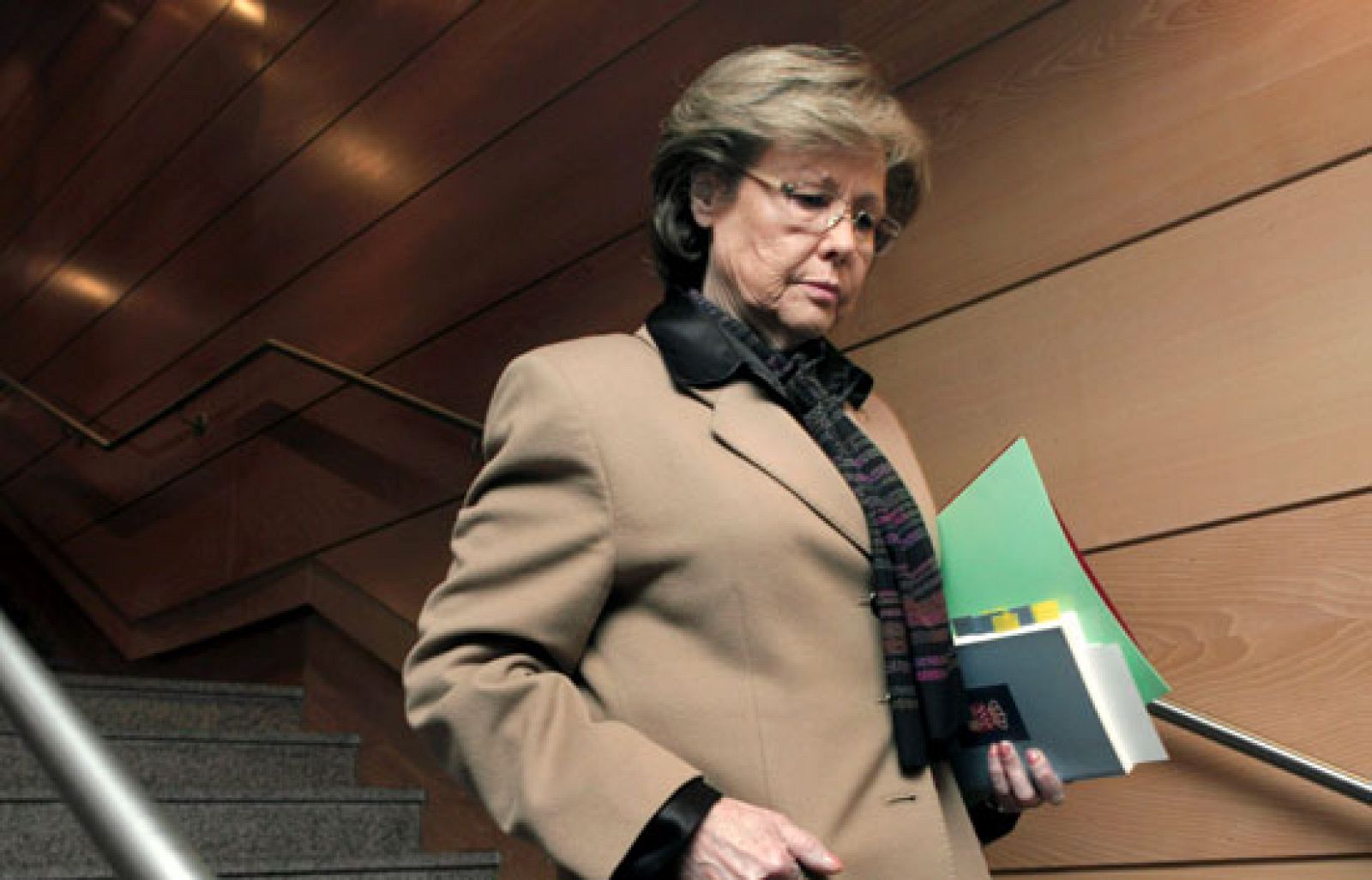 La presidenta de la comisión de investigación sobre el espionaje ha obligado a la diputada de IU Reyes Montiel a cerrar su 'twitter'