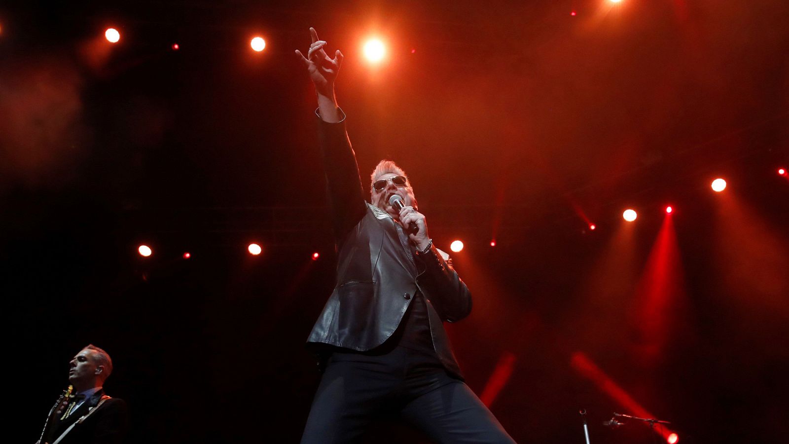 Loquillo cerró anoche en Madrid su gira Salud y rock & roll