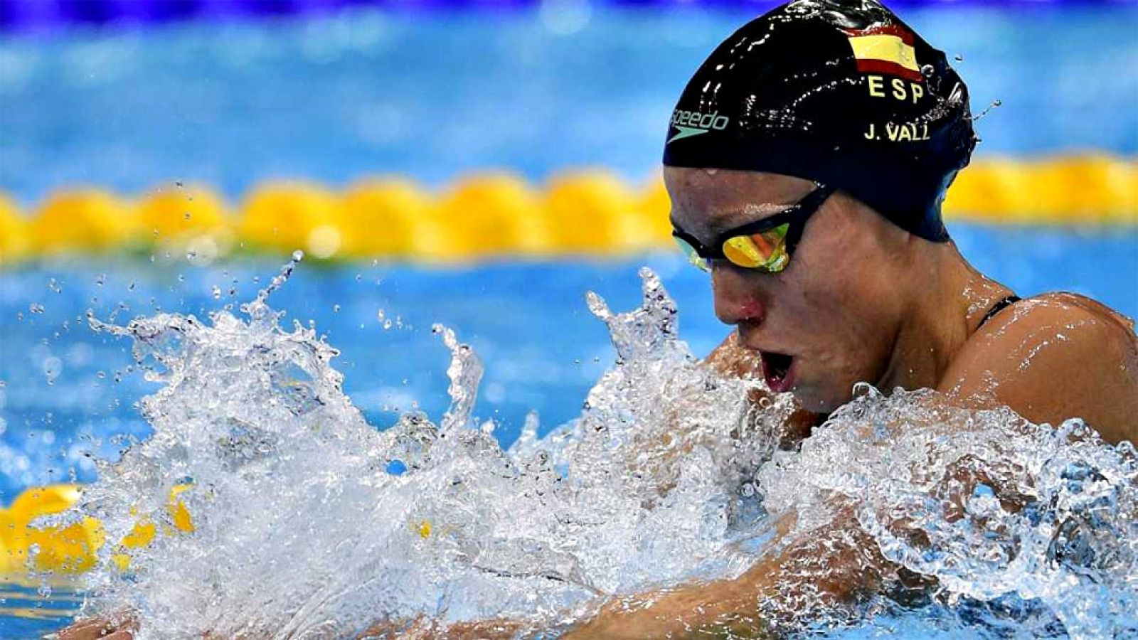 La española Jessica Vall logró la primera medalla para la delegación española en los Europeos de piscina corta de Copenhague, tras colgarse este sábado el bronce en la final de los 100 braza. Vall, que firmó un tiempo de 1:04.80, nuevo récord de Espa
