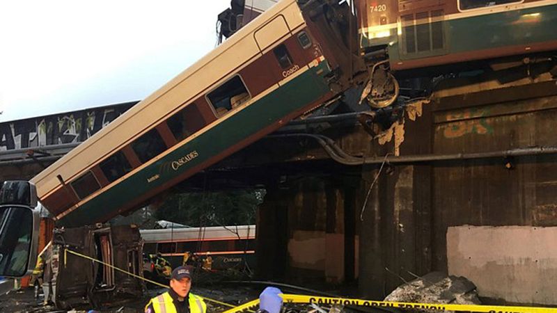 Telediario 2 en 4' - 18/12/17