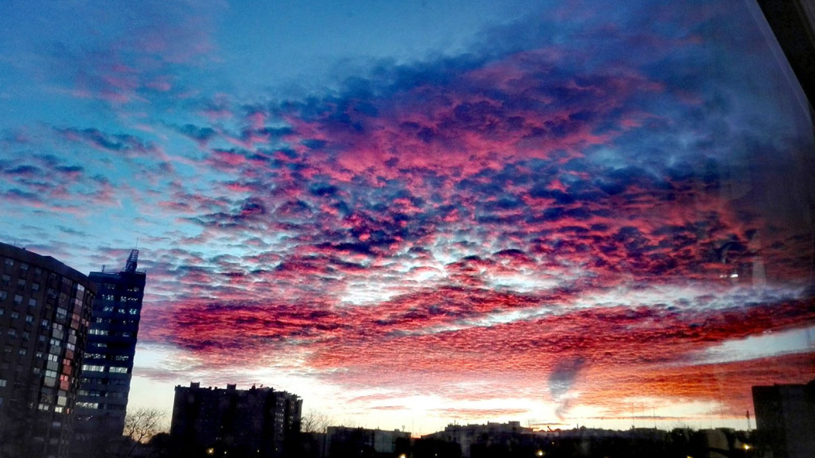Vientos fuertes en área mediterránea y Pirineos y lluvias en Valencia