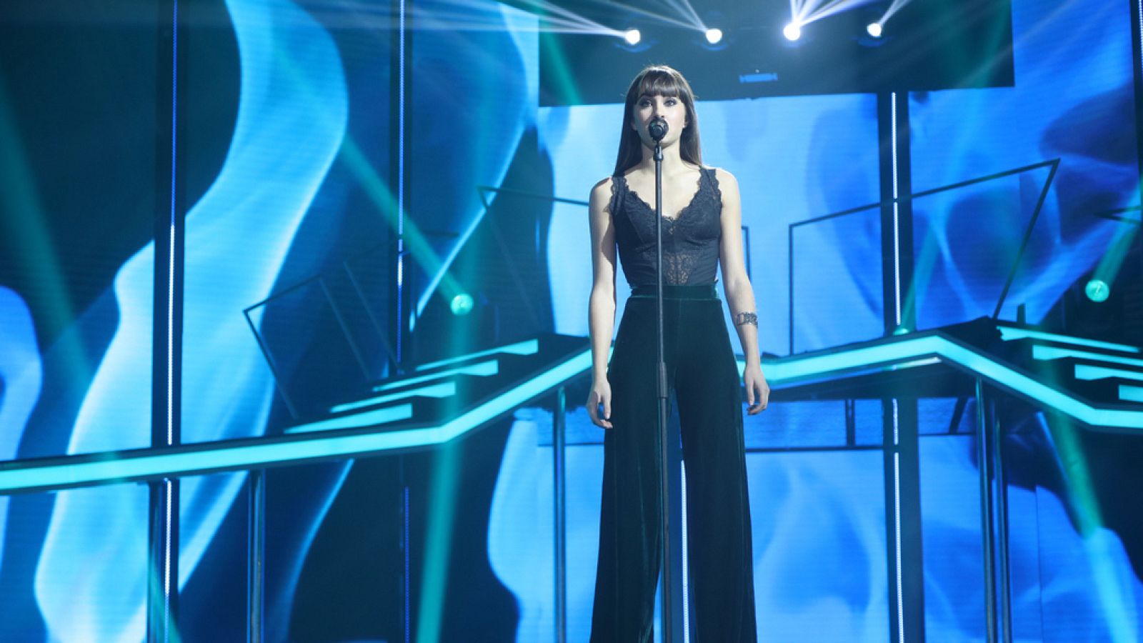 Operación Triunfo - Aitana canta 'Chasing pavements' en la Gala 8 de OT