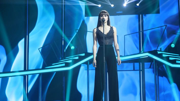 OT 2017 - Aitana canta 'Chasing pavements' en la gala 8 de OT