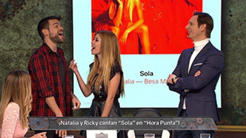 �MOMENTAZO! �Ricky canta con Natalia "Sola" en 'Hora Punta'
