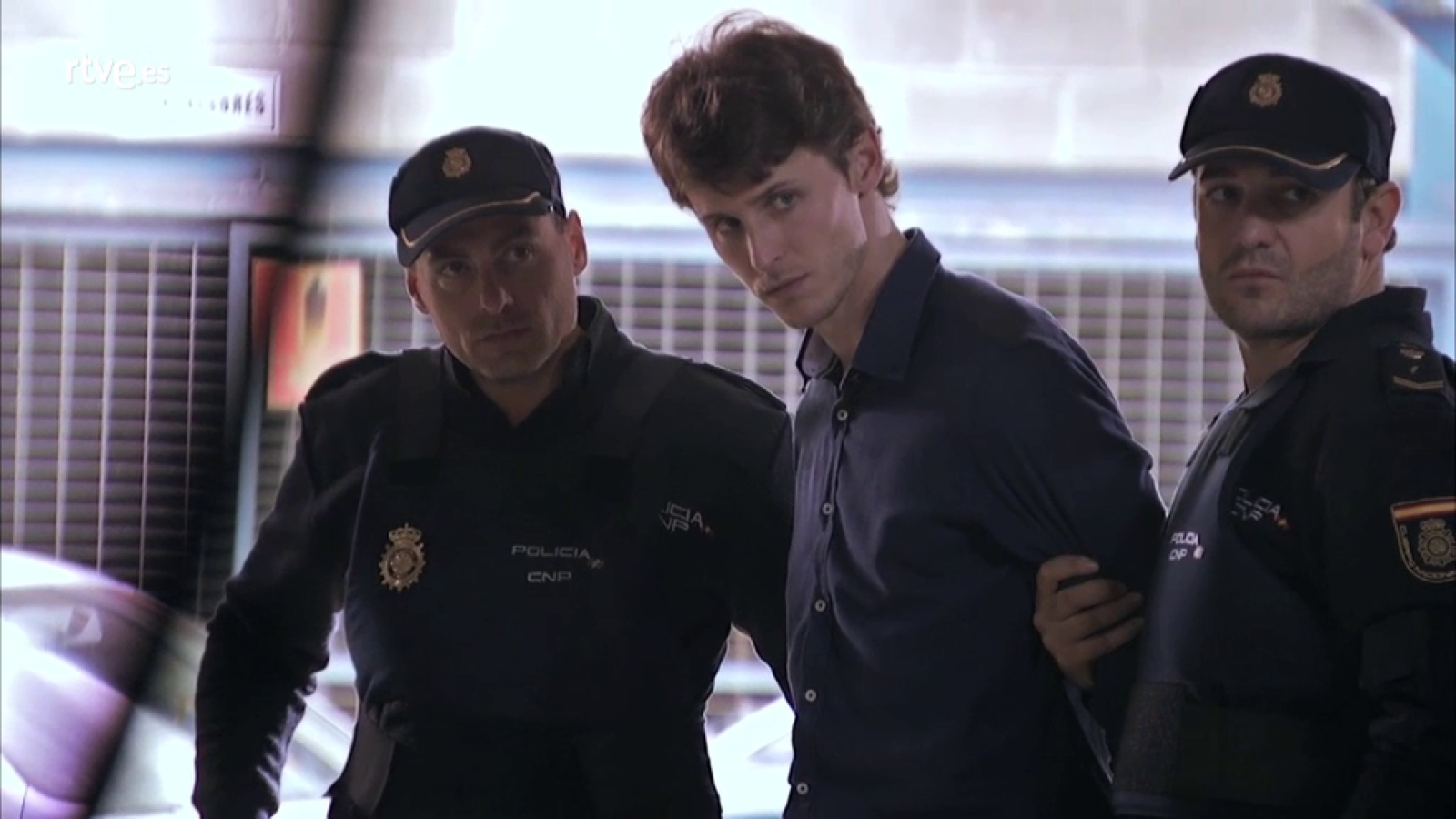 Servir y proteger - Alicia y Claudia detienen a Sergio Mayoral