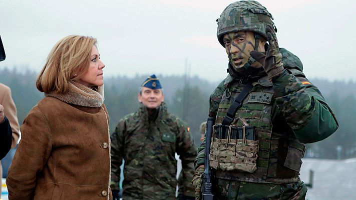  - Cospedal visita las tropas españolas desplegadas en Letonia