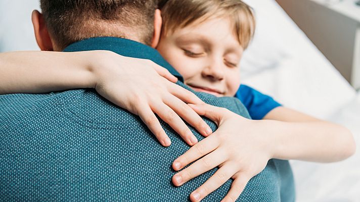 Telediario 1 - La Navidad, época de reencuentros y abrazos