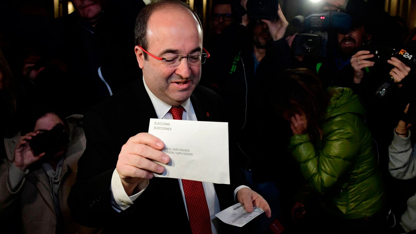 Elecciones en Cataluña 2017: Iceta vota con "esperanza" - Informativo 24h | Ver