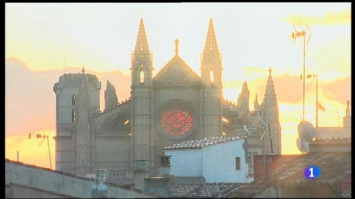 Informatiu Balear - El sol travessa la Seu el dia més curt de l'any