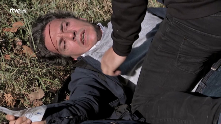 Servir y proteger - Quico no es capaz de darle una paliza a Martín