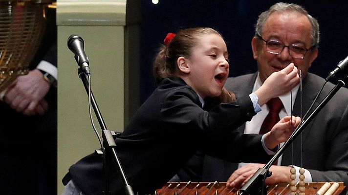 Telediario 1 - La pequeña estrella de la Lotería 2017: Aya