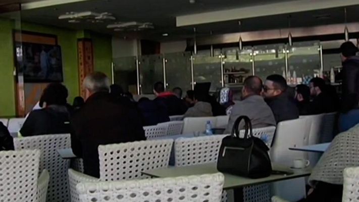 Telediario 1 - Marruecos, dividido por el Clásico pero unido en torno a Achraf