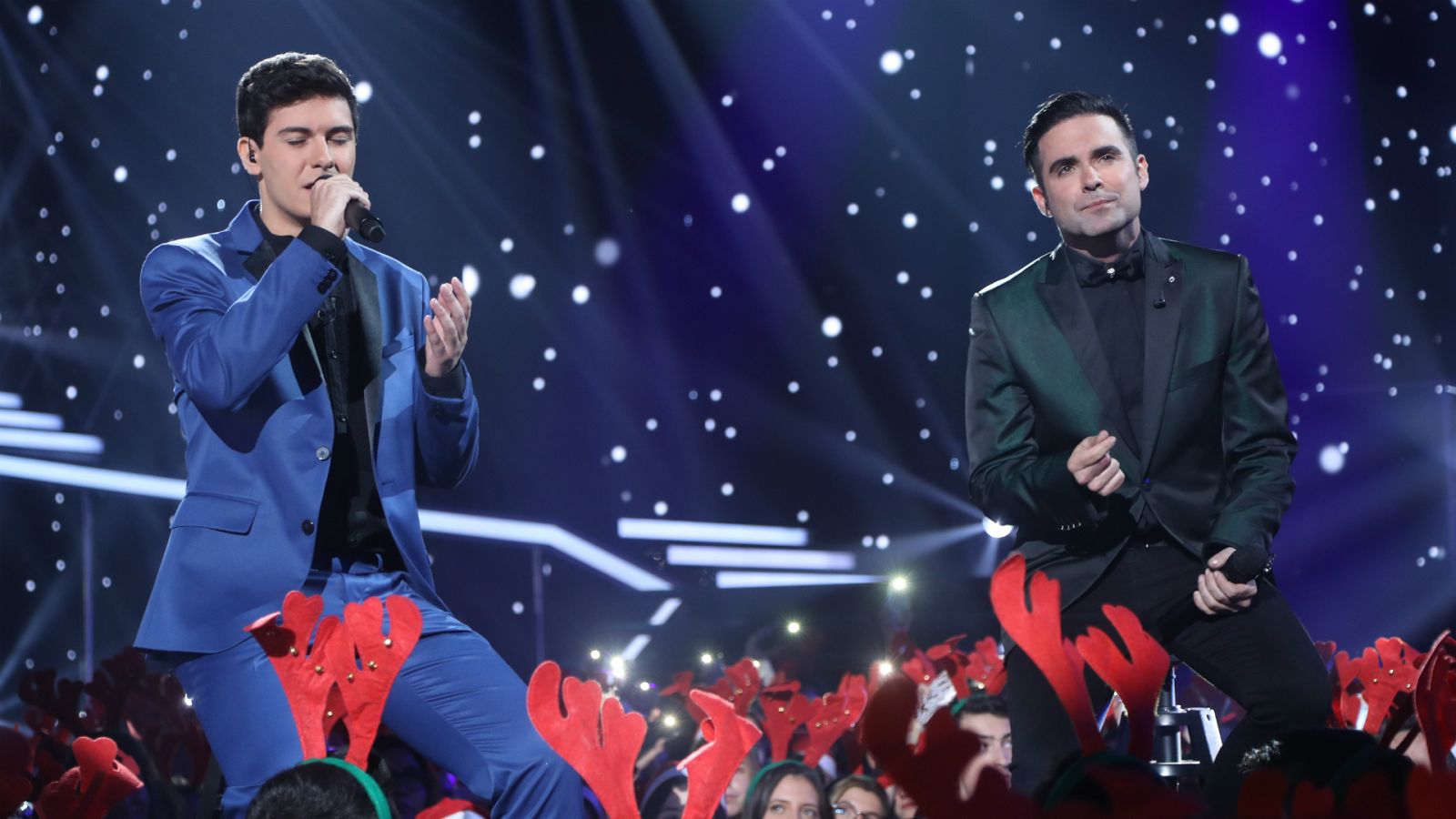 Operación Triunfo - Alfred y Naim cantan "Adoro" en la Gala de Navidad de OT