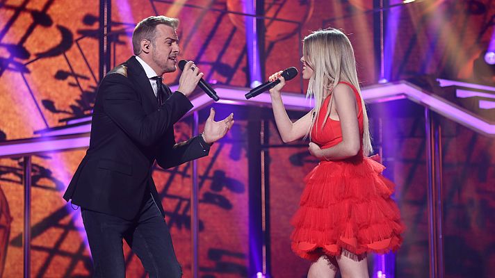 OT 2017 - Nerea y Álex cantan "Vivo por ella"