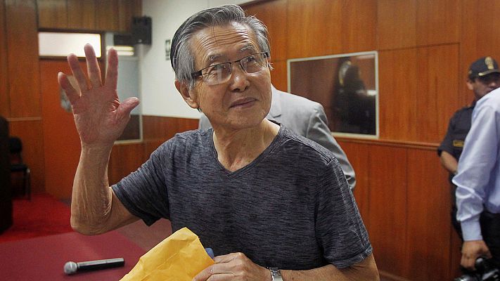 Telediario 1 - El presidente de Perú indulta a Fujimori por razones humanitarias