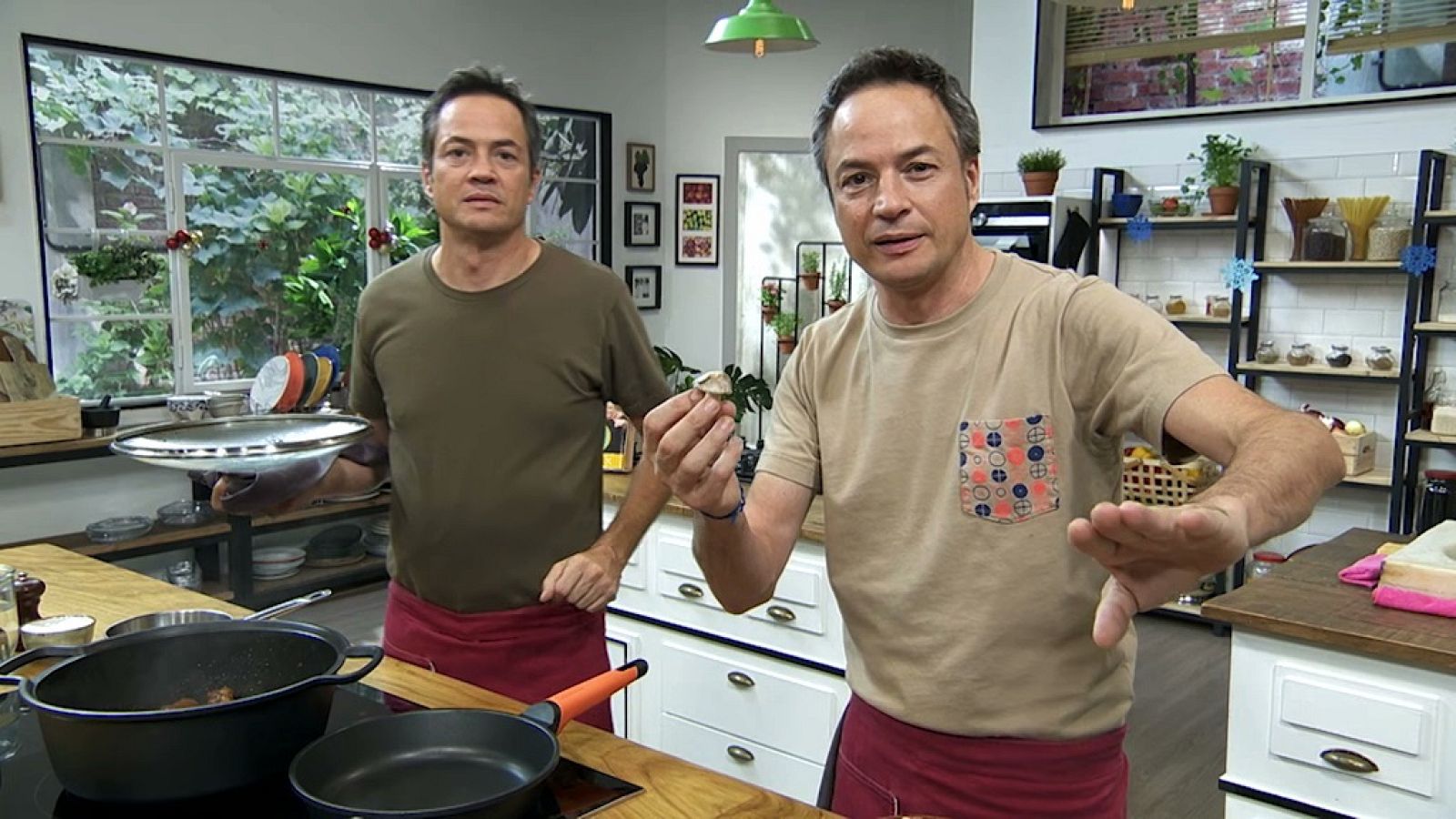 Torres en la cocina - Sopa de pescado y oca con peras - ver ahora