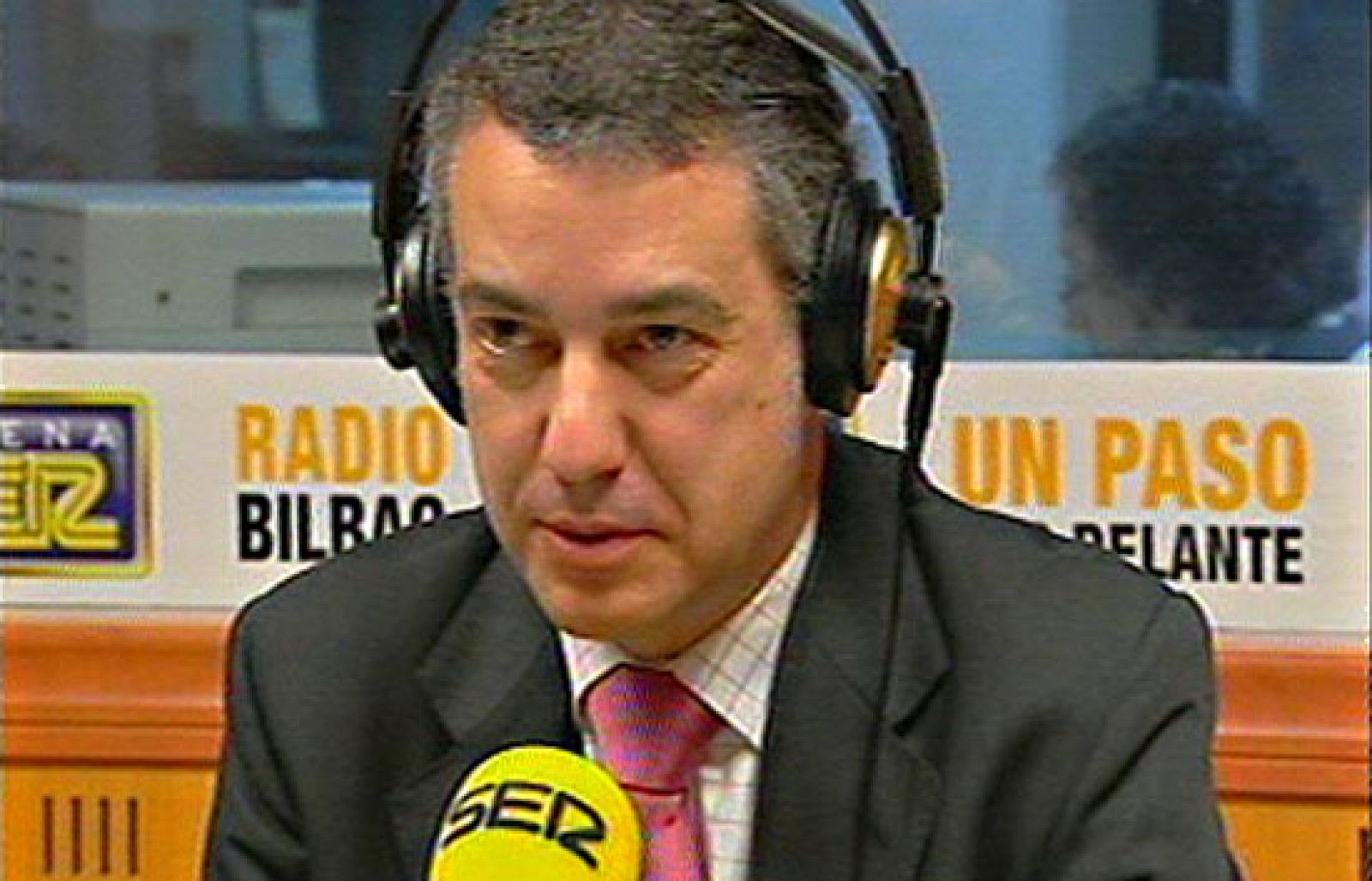 El presidente del PNV, Iñigo Urkullu, ha acusado al PSE de "cinismo político" por no querer aceptar un acuerdo de Gobierno con los nacionalismos con Ibarretxe como lehendakari.