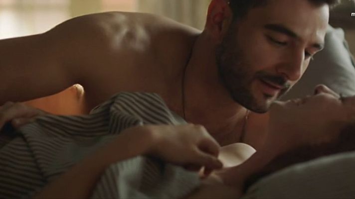 Traición - El alegre despertar de Claudia y Carlos