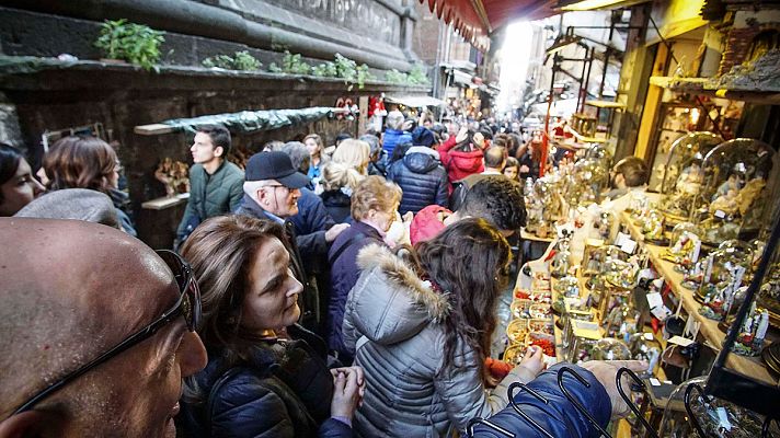  - Los belenes napolitanos, una mezca irónica entre lo sagrado y lo profano