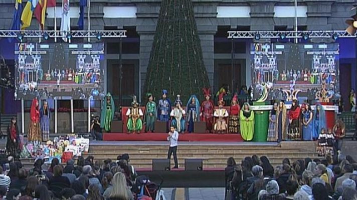 Especiales TVE Canarias - Recogida de juguetes Plaza Santa Ana, Las Palmas de Gran Canaria 2017