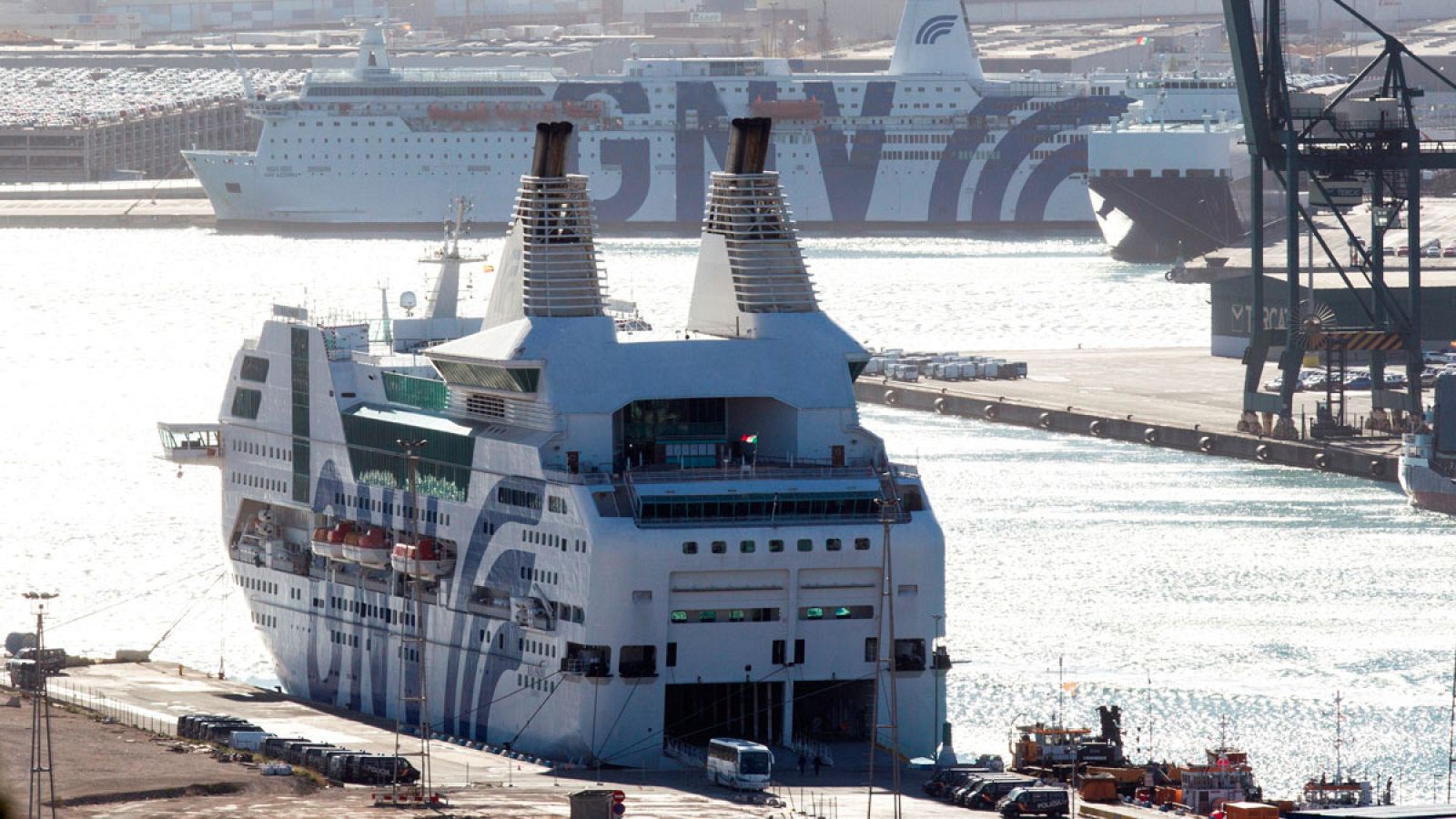 Salen de Cataluña los últimos agentes desplegados  en Cataluña por el referéndum del 1-0