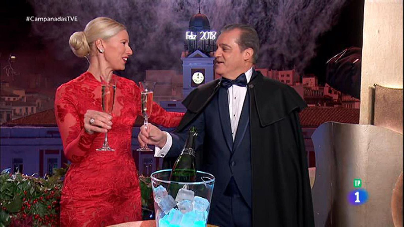 Revive las campanadas 2017 con Anne Igartiburu y Ramón García