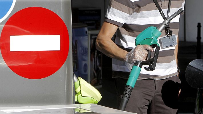 Telediario 1 - En 2018 suben el precio del gas y los carburantes, pero viajar en tren y avión será más barato