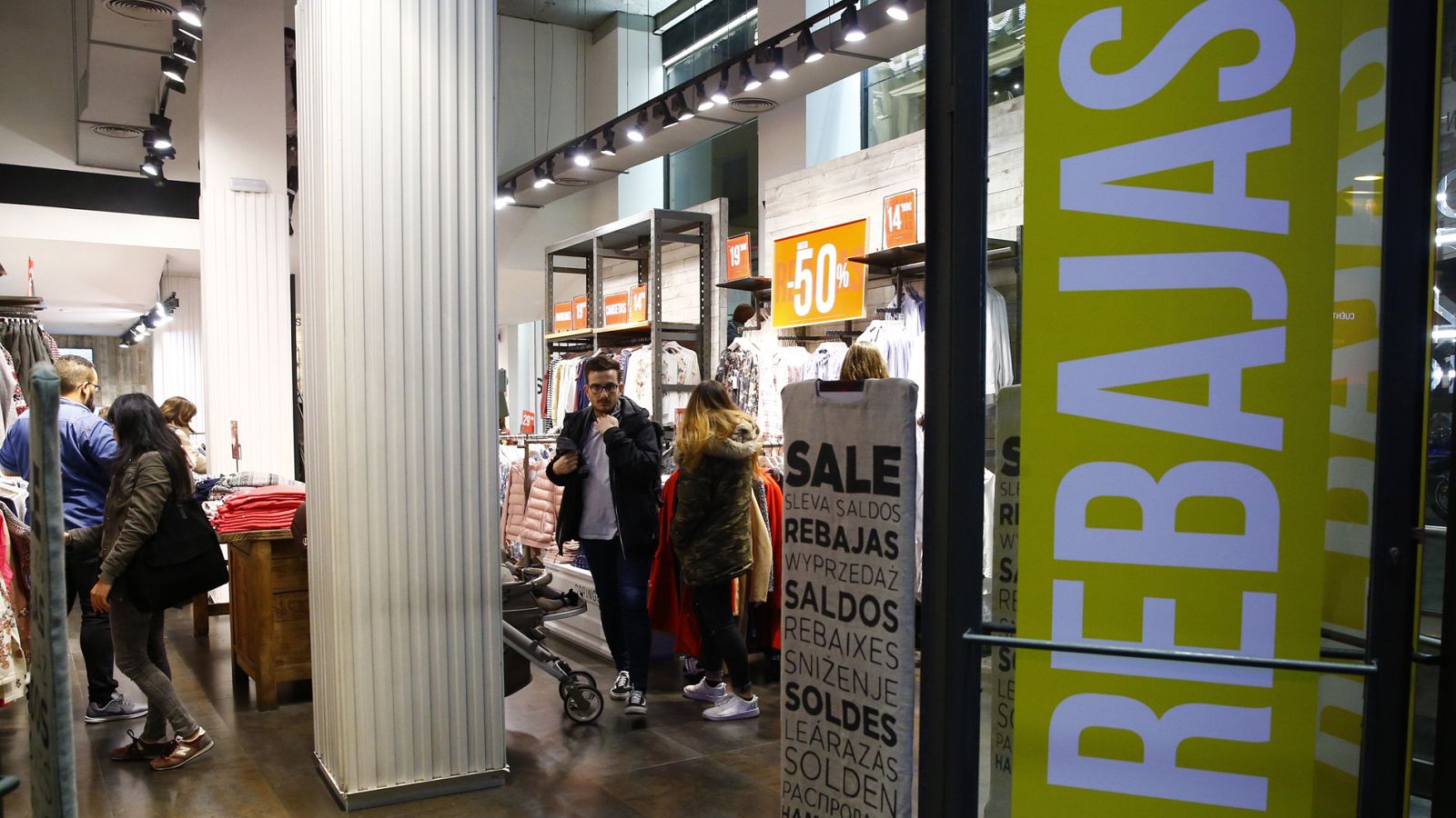 Las rebajas, cada vez antes: llegan los primeros descuentos antes de Reyes