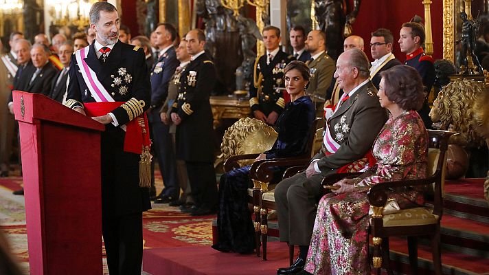  - Felipe VI rinde homenaje a su padre durante la Pascua Militar